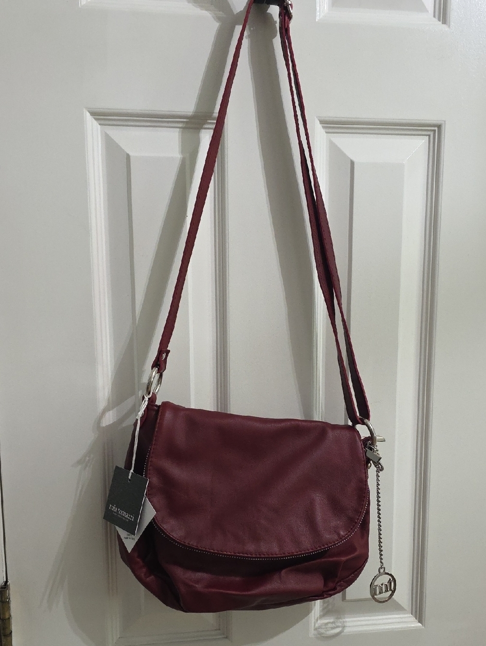 NWT Mia Tomazzi Red Burgundy Leather Bausan Bag Crossbody Zip Shoulder Bag Purse